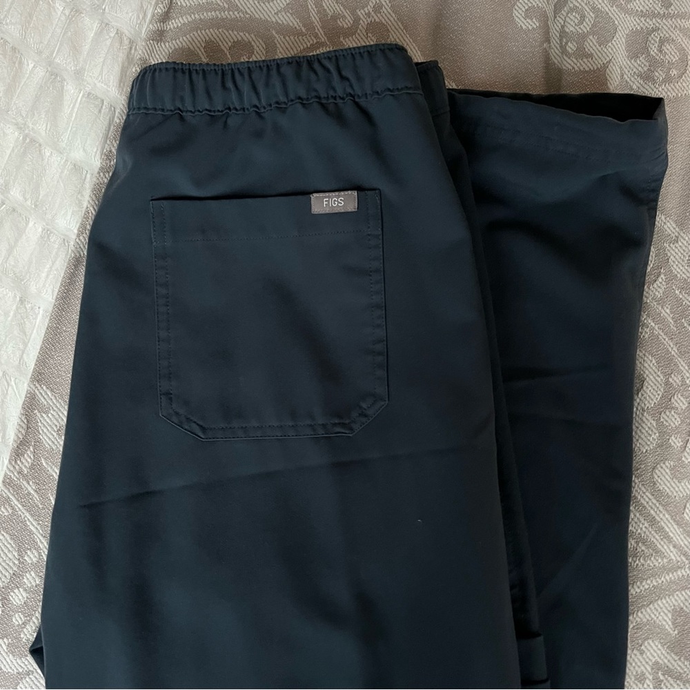FIGS DARK HARBOR Cairo Cargo Scrub Pants